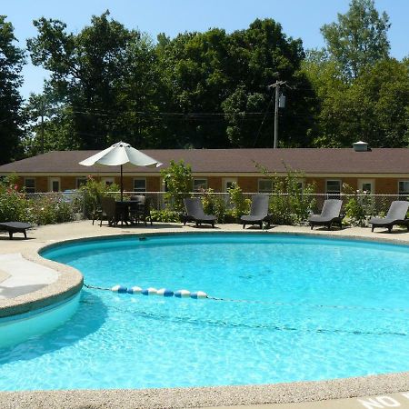 The Saugatuck Retro Resort Экстерьер фото