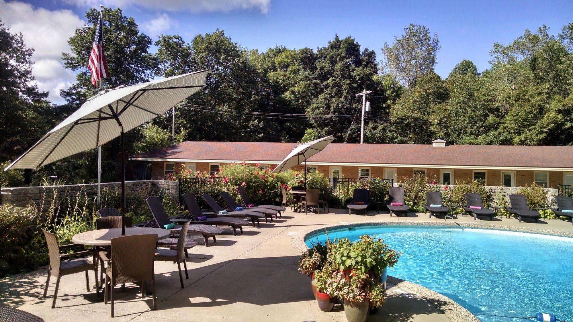 The Saugatuck Retro Resort Экстерьер фото